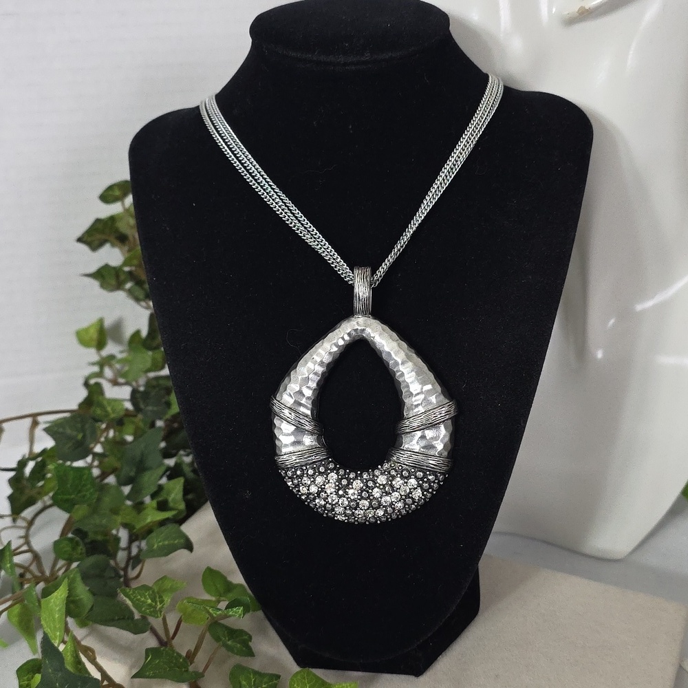 Premier Designs Silver Statement Pendant Necklace with Swarovski Crysyals